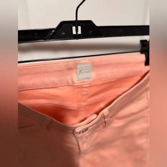 Marciano by Guess Brand New without tags Peach Skinny Jeans Size 25 - Picture 3 of 5